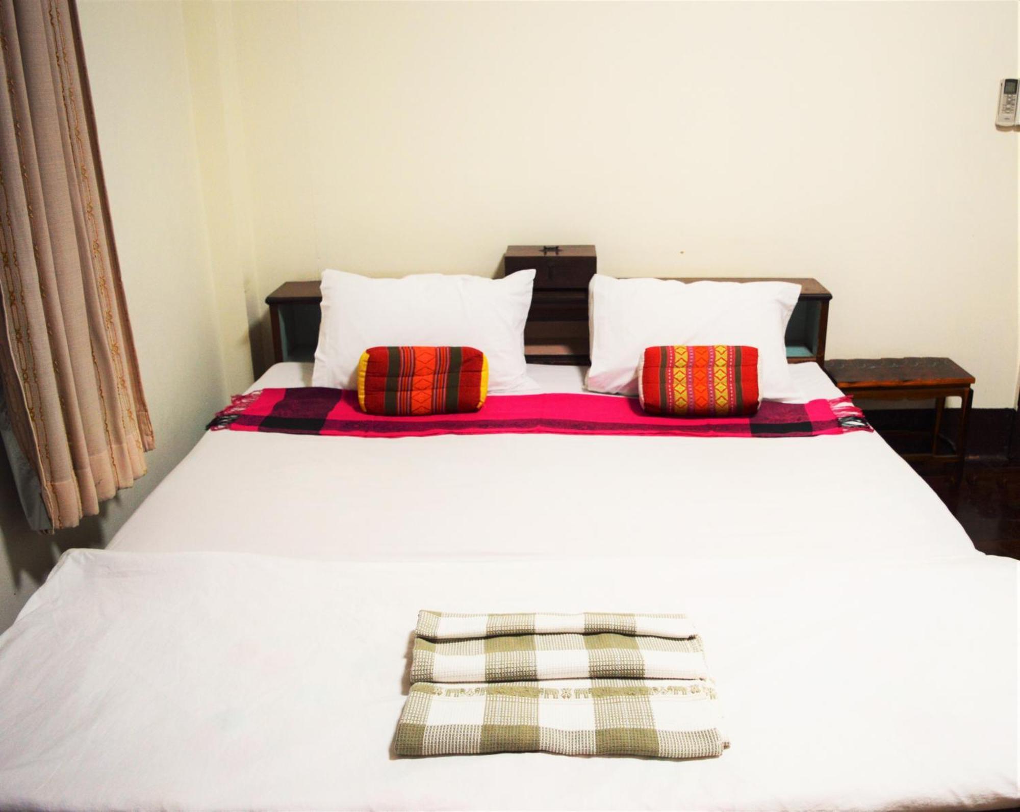28 Rachabutr Hostel Убонратчатхани Номер фото