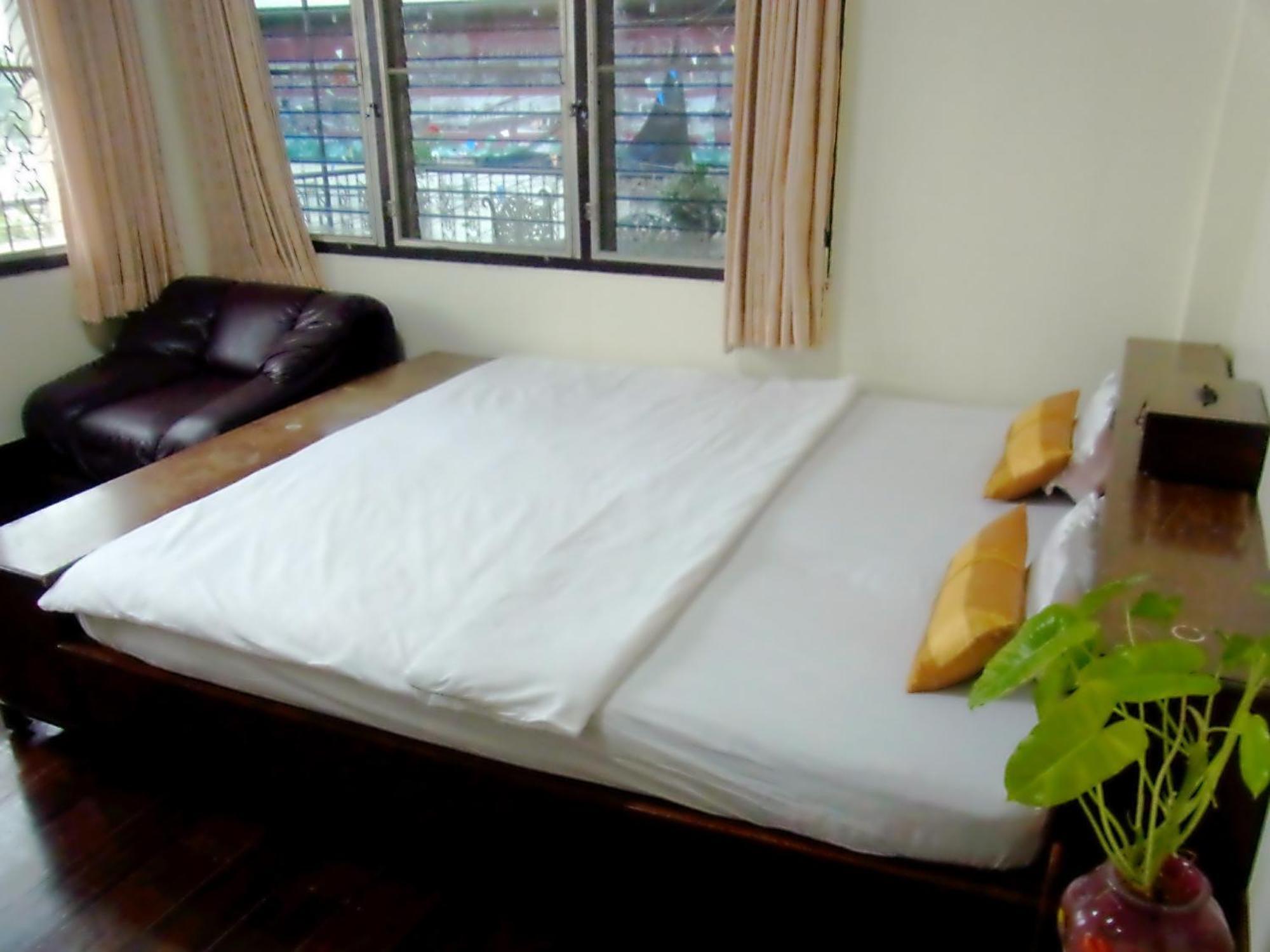 28 Rachabutr Hostel Убонратчатхани Номер фото