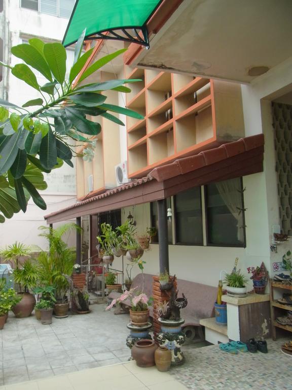 28 Rachabutr Hostel Убонратчатхани Экстерьер фото